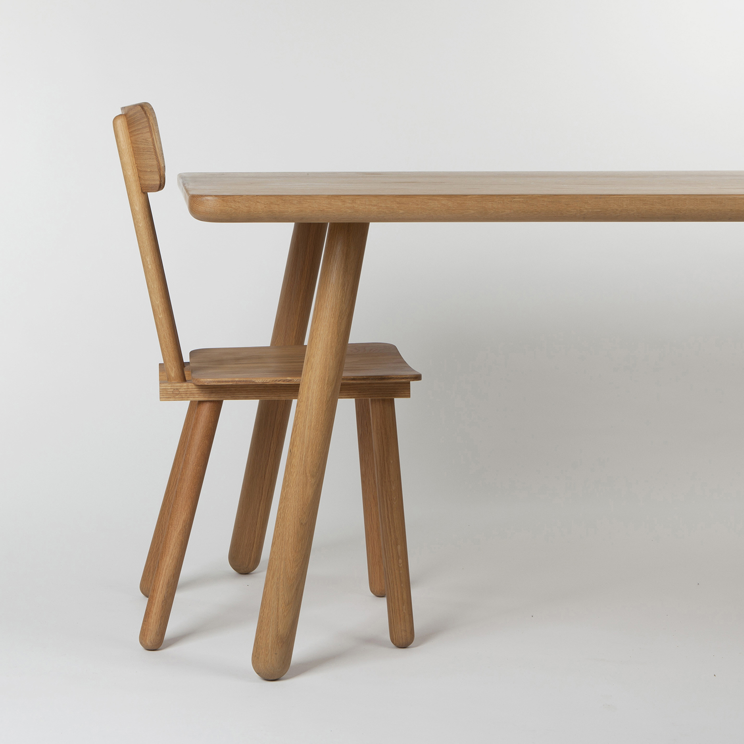 A Guide to buying Dining Chairs with Another Country