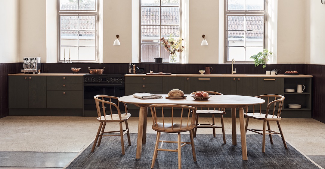 Hardy Table and Chairs Husk Kitchens